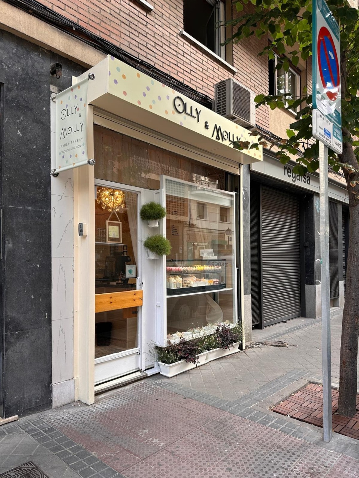 Retail in Madrid, Madrid to rent Primary Photo- Image 1 of 4