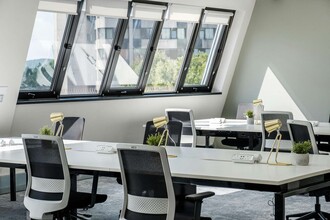 Bond St S, Bristol to rent Interior Photo- Image 1 of 3