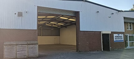 Long Ln, Liverpool to rent Building Photo- Image 1 of 8