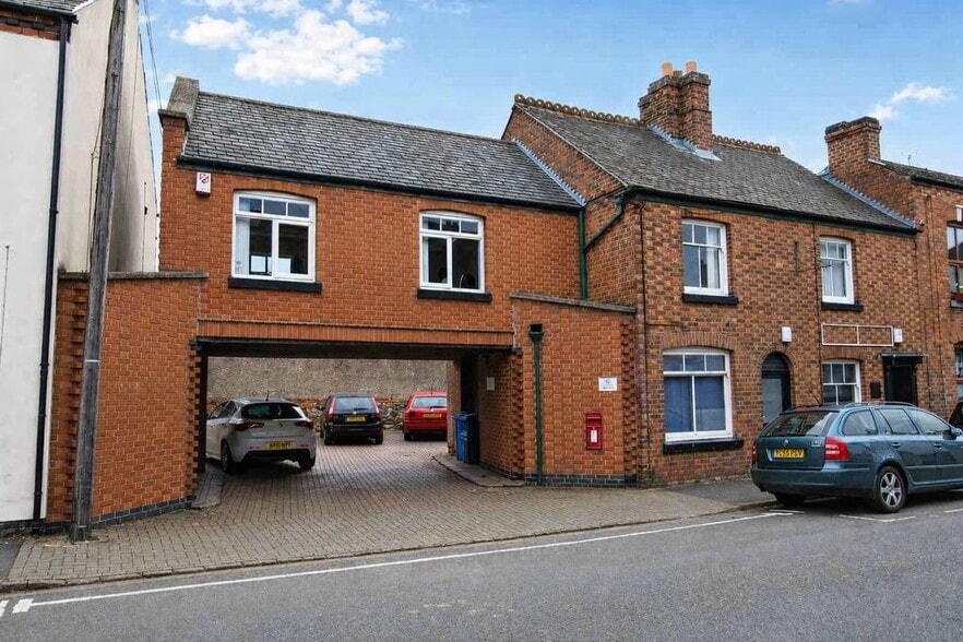 73 High St, Leicester to rent - Building Photo - Image 1 of 1
