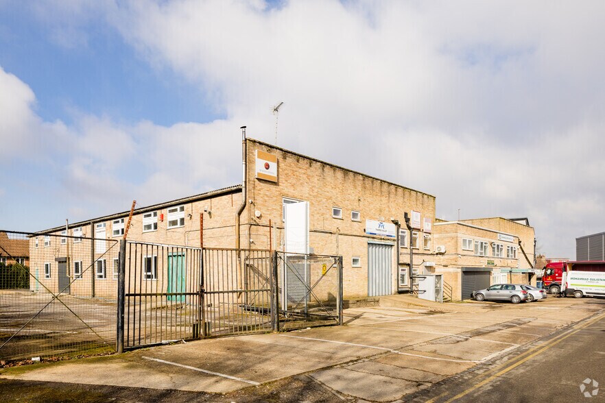 10-11 Halifax Rd, High Wycombe for sale - Primary Photo - Image 1 of 1