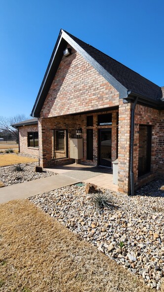 2110 Fort Worth Hwy, Weatherford, TX for sale - Primary Photo - Image 1 of 1