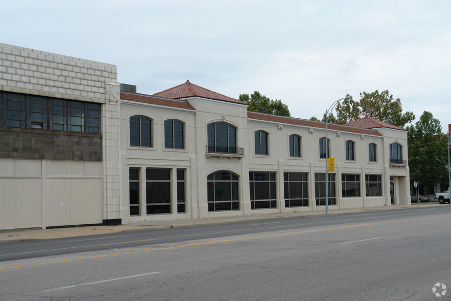 1501 E Douglas, Wichita, KS for rent - Building Photo - Image 2 of 3