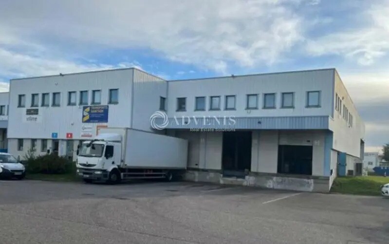 Industrial in Genas to rent Building Photo- Image 1 of 3