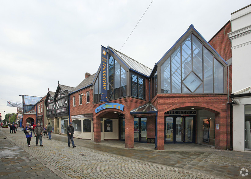 Eccleston St, Prescot for rent - Primary Photo - Image 1 of 14