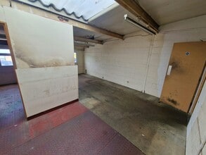 Limberline Spur, Portsmouth to rent Interior Photo- Image 2 of 3