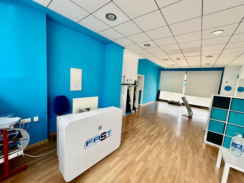 Retail in Cáceres, Cáceres for sale - Building Photo - Image 1 of 11