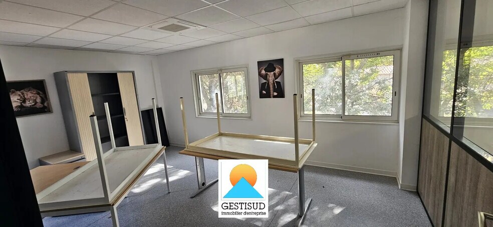 Office in Gémenos to rent - Interior Photo - Image 2 of 6