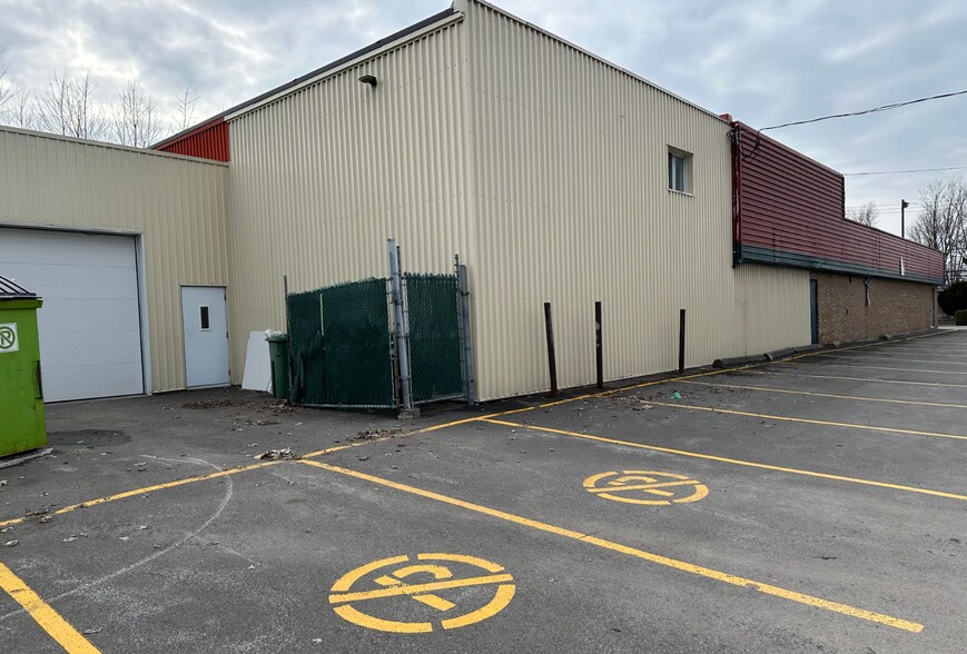 988 Boul SaintJeanBaptiste, Mercier, QC J6R 1A1 Retail for Lease