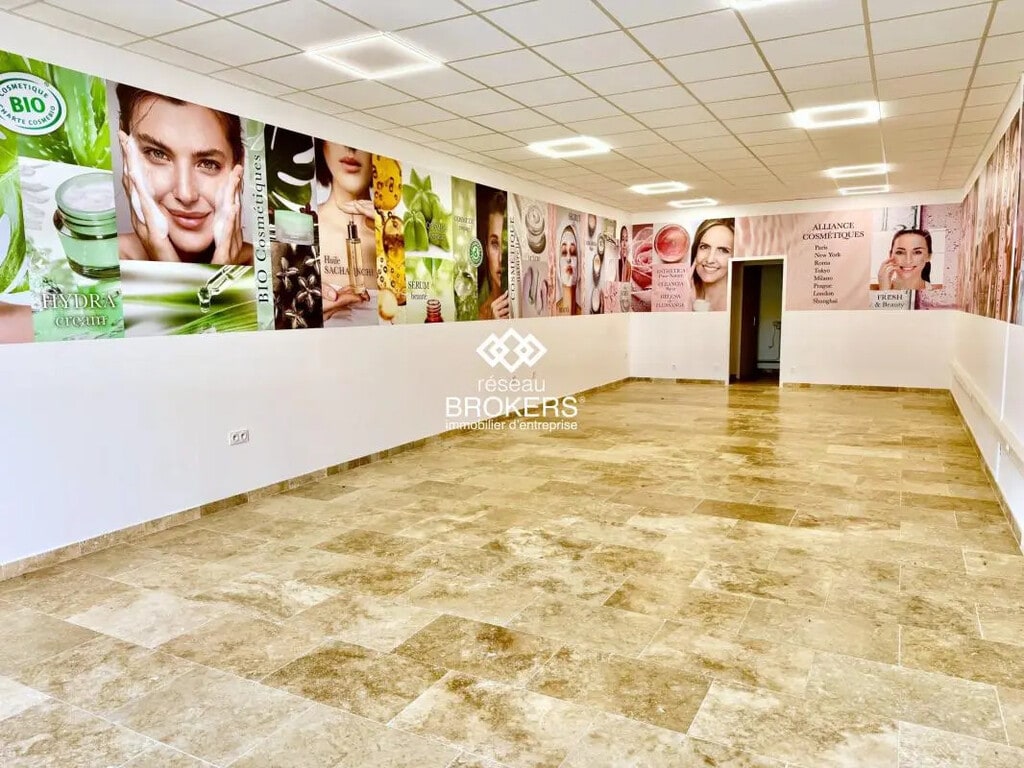 Location Commerce 76 m² - Photo 1