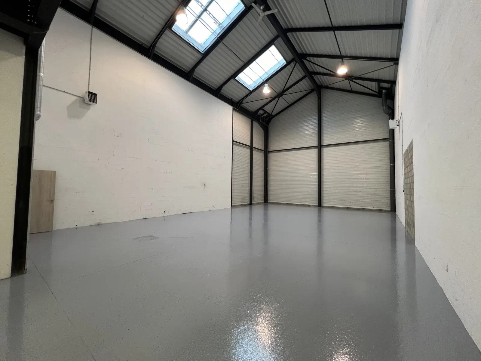 Light Industrial in Cormeilles-en-Parisis to rent Interior Photo- Image 1 of 6