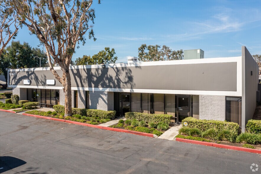 15481 Red Hill Ave, Tustin, CA 92780 UK