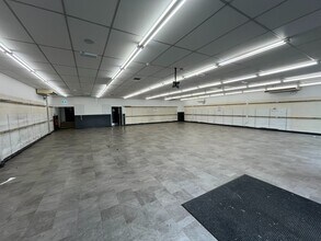 Pavilion Sq, Bolton to rent Interior Photo- Image 2 of 3