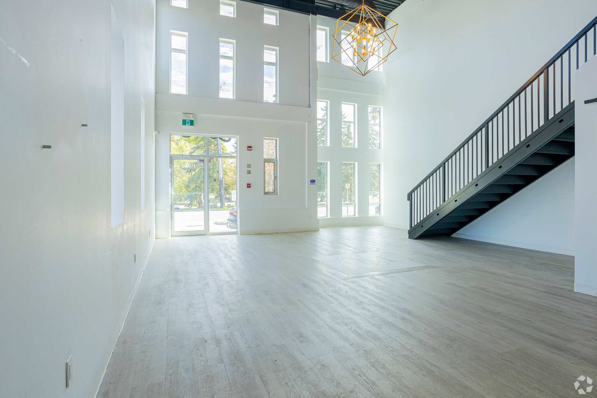 10704 120 St NW, Edmonton, AB to rent Interior Photo- Image 1 of 3