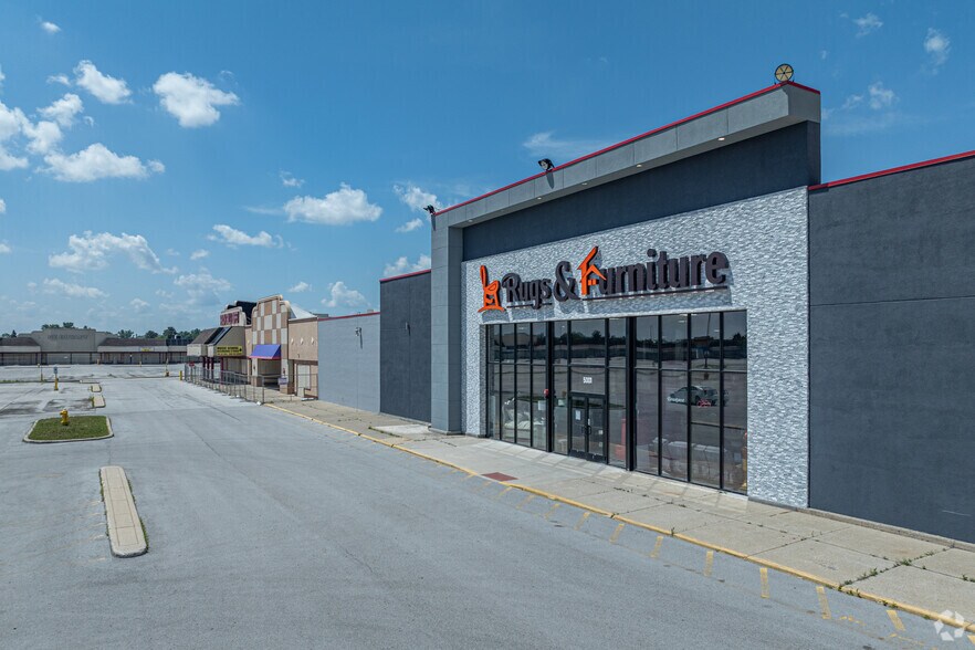 100-196 Town Center Rd, Matteson, IL for sale - Primary Photo - Image 1 of 1