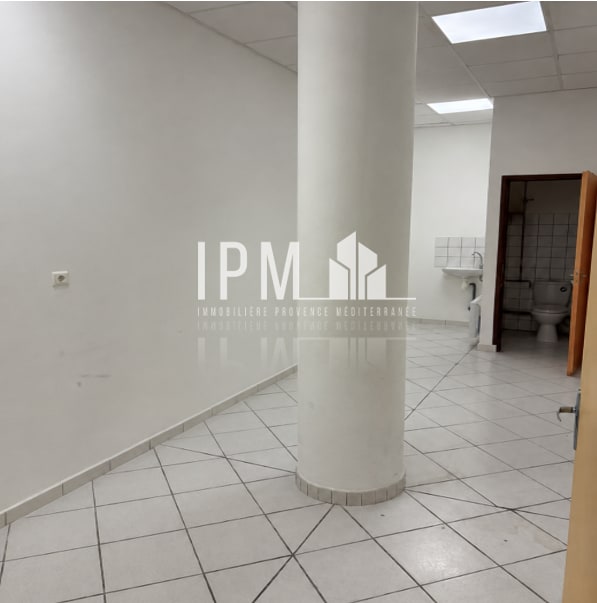 2 Bd Piot, Roquevaire to rent Building Photo- Image 1 of 6