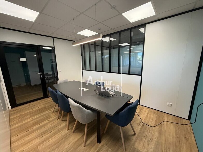 Office in Melun for sale - Interior Photo - Image 2 of 4