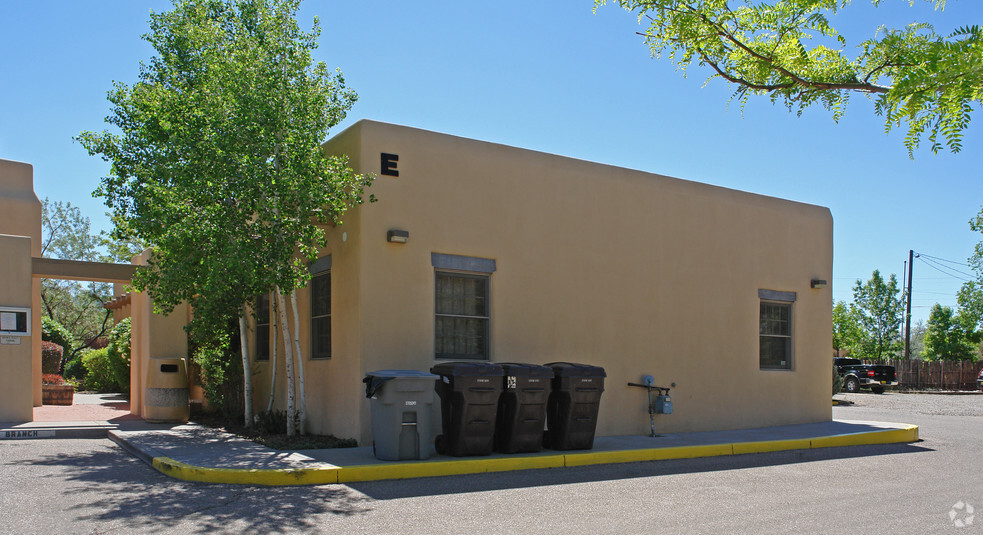 228 S St Francis Dr, Santa Fe, NM for rent - Building Photo - Image 2 of 2