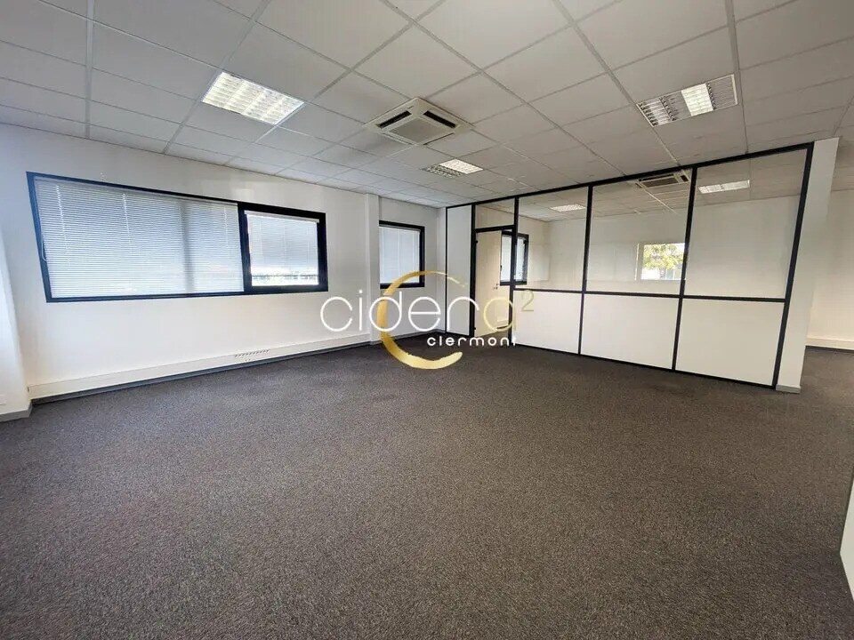 Location Bureaux 130 m² - Photo 1