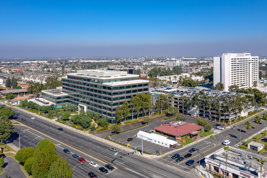 21250 Hawthorne Blvd, Torrance, CA for rent - Building Photo - Image 2 of 5