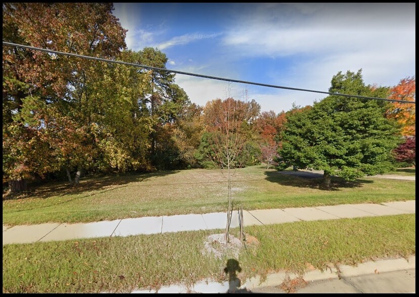 507 Oakdale Rd, Charlotte, NC for sale - Building Photo - Image 2 of 4