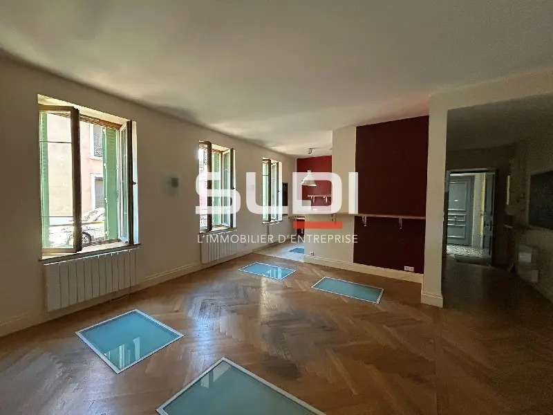 Location Bureaux 121 m² - Photo 1