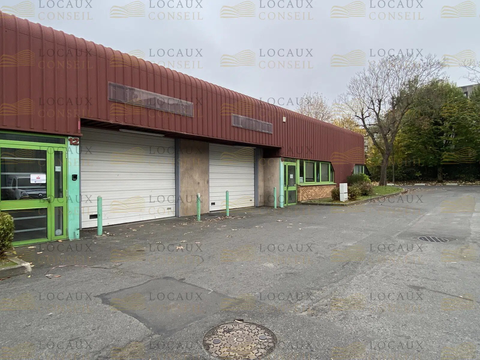 Light Industrial in Le Blanc-Mesnil to rent Building Photo- Image 1 of 7