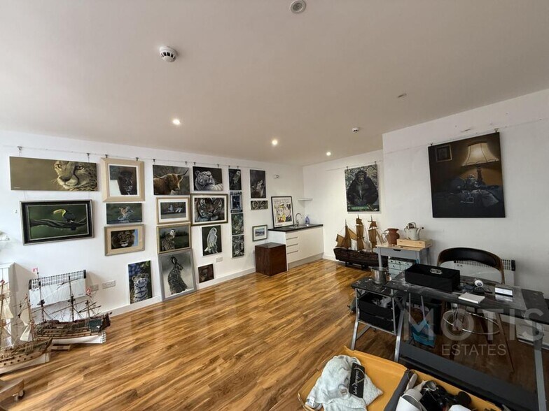 11-13 High St, Hythe to rent - Interior Photo - Image 3 of 8