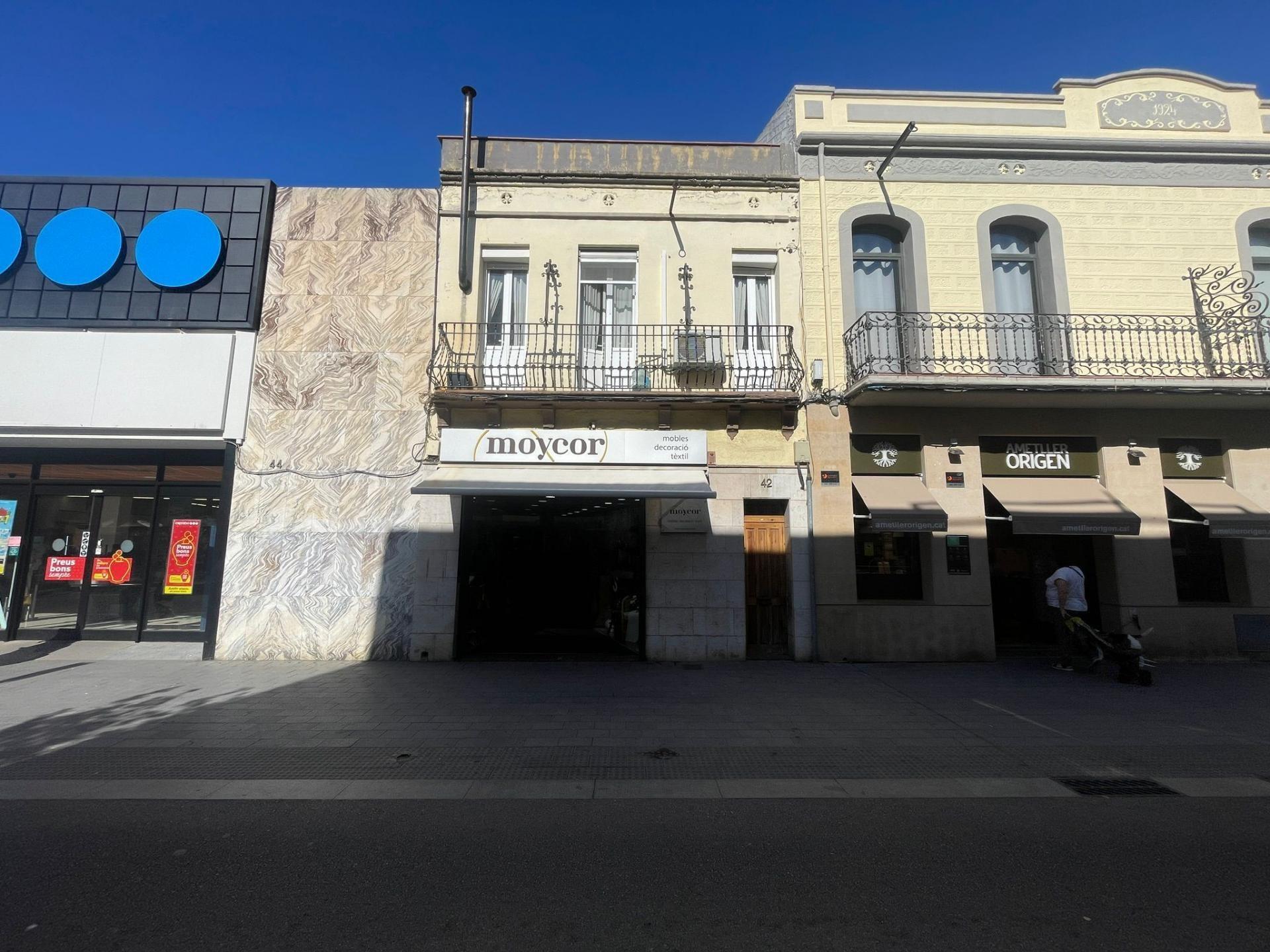 Retail in Santa Coloma de Gramenet, Barcelona for sale Primary Photo- Image 1 of 33