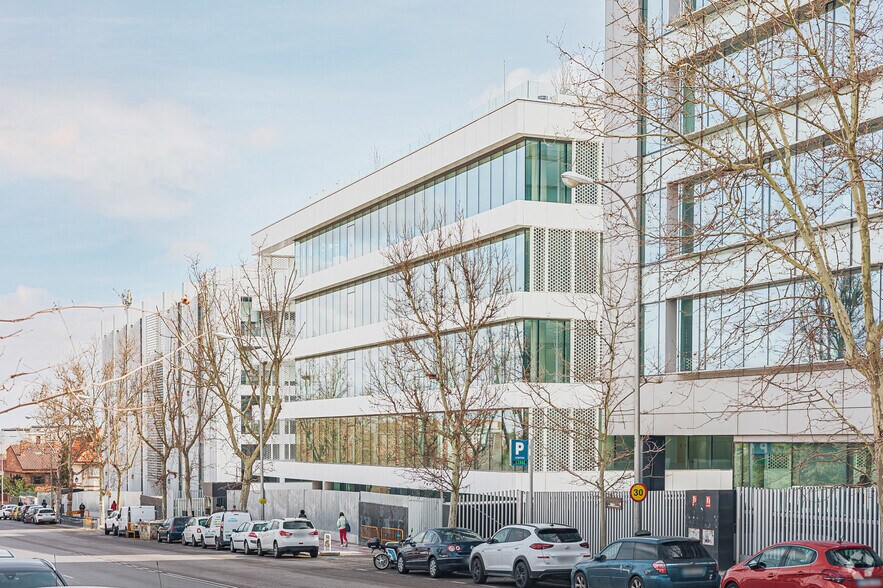 Calle Alcalá, 544, Madrid, Madrid to rent - Building Photo - Image 3 of 6