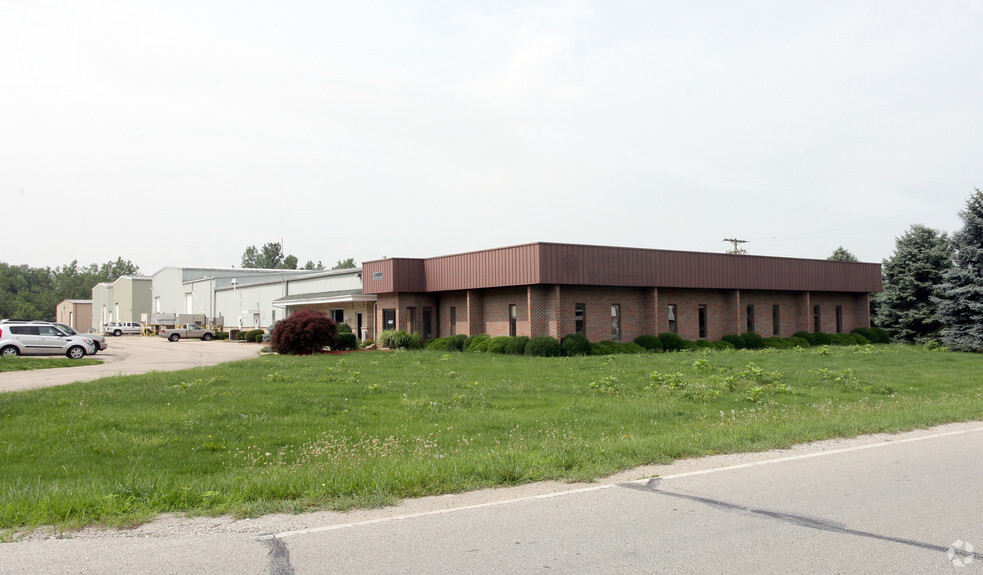 1735 W 53rd St, Anderson, IN for sale - Primary Photo - Image 1 of 47