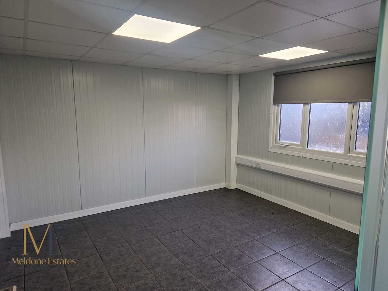 Unit R4 Offices, Northfleet Industrial Est, Lower Rd, Northfleet to rent Building Photo- Image 1 of 6