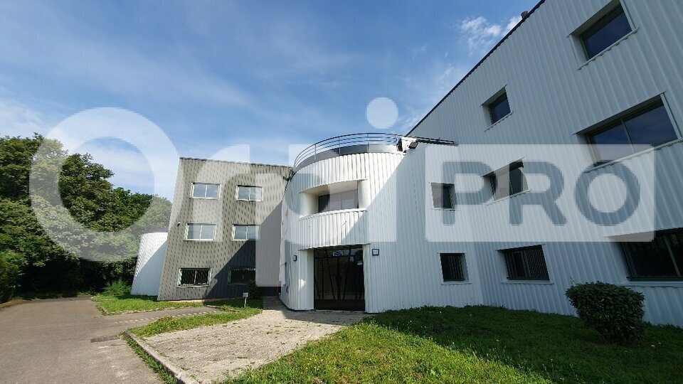 Office in Gretz-Armainvilliers to rent Building Photo- Image 1 of 7