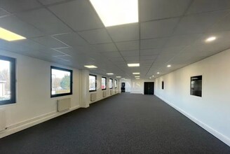 Office in Lisses to rent Interior Photo- Image 1 of 2