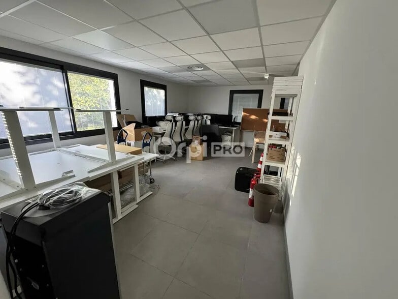Office in Avignon to rent - Building Photo - Image 2 of 5