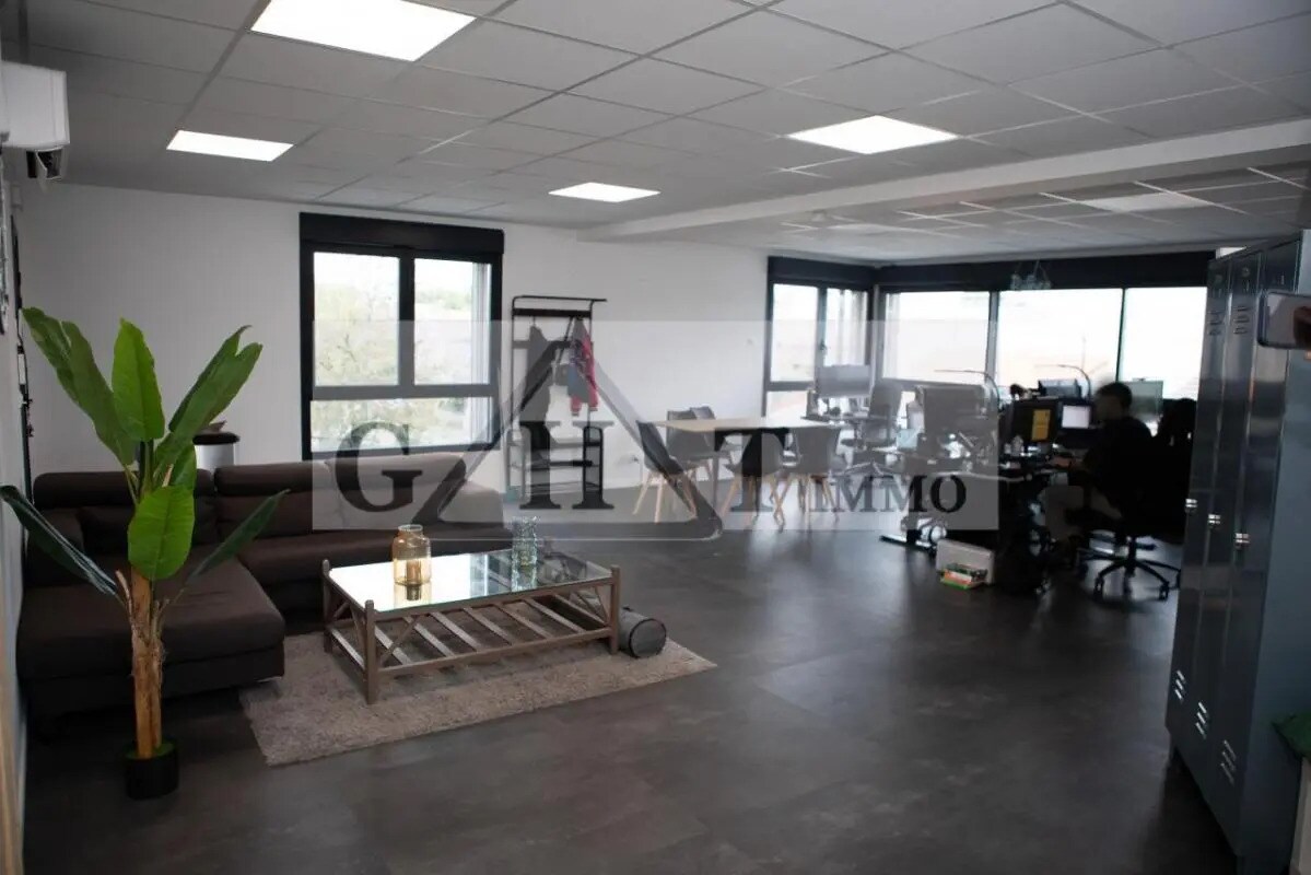 Office in Bagnolet to rent Interior Photo- Image 1 of 9
