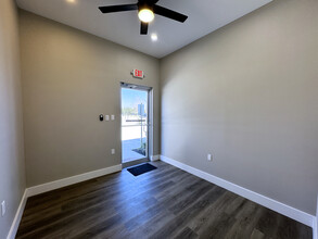 8815 West Rd, Houston, TX for rent Interior Photo- Image 2 of 12