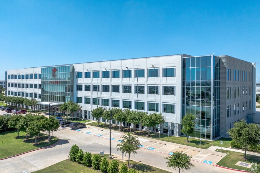 3001 Hackberry Rd, Coppell, TX to rent - Primary Photo - Image 1 of 6