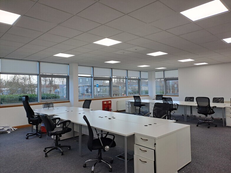 300 Springhill Pky, Baillieston to rent - Interior Photo - Image 2 of 7