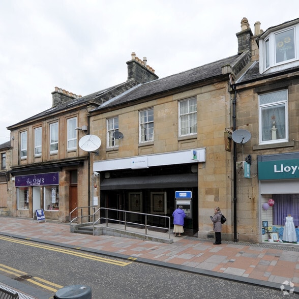 15 High St, Carluke to rent - Building Photo - Image 2 of 3