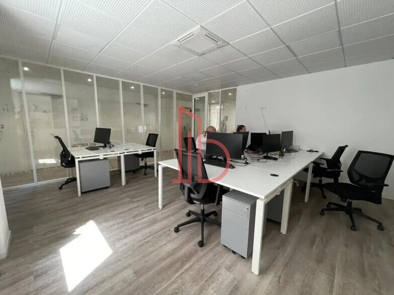 Office in Bordeaux to rent - Interior Photo - Image 2 of 5