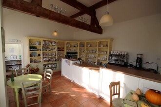 Sugnall Walled Garden, Eccleshall to rent Interior Photo- Image 2 of 4