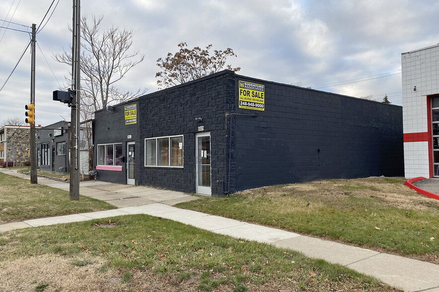 3511-3517 E Eight Mile Rd, Warren, MI for sale - Building Photo - Image 1 of 1