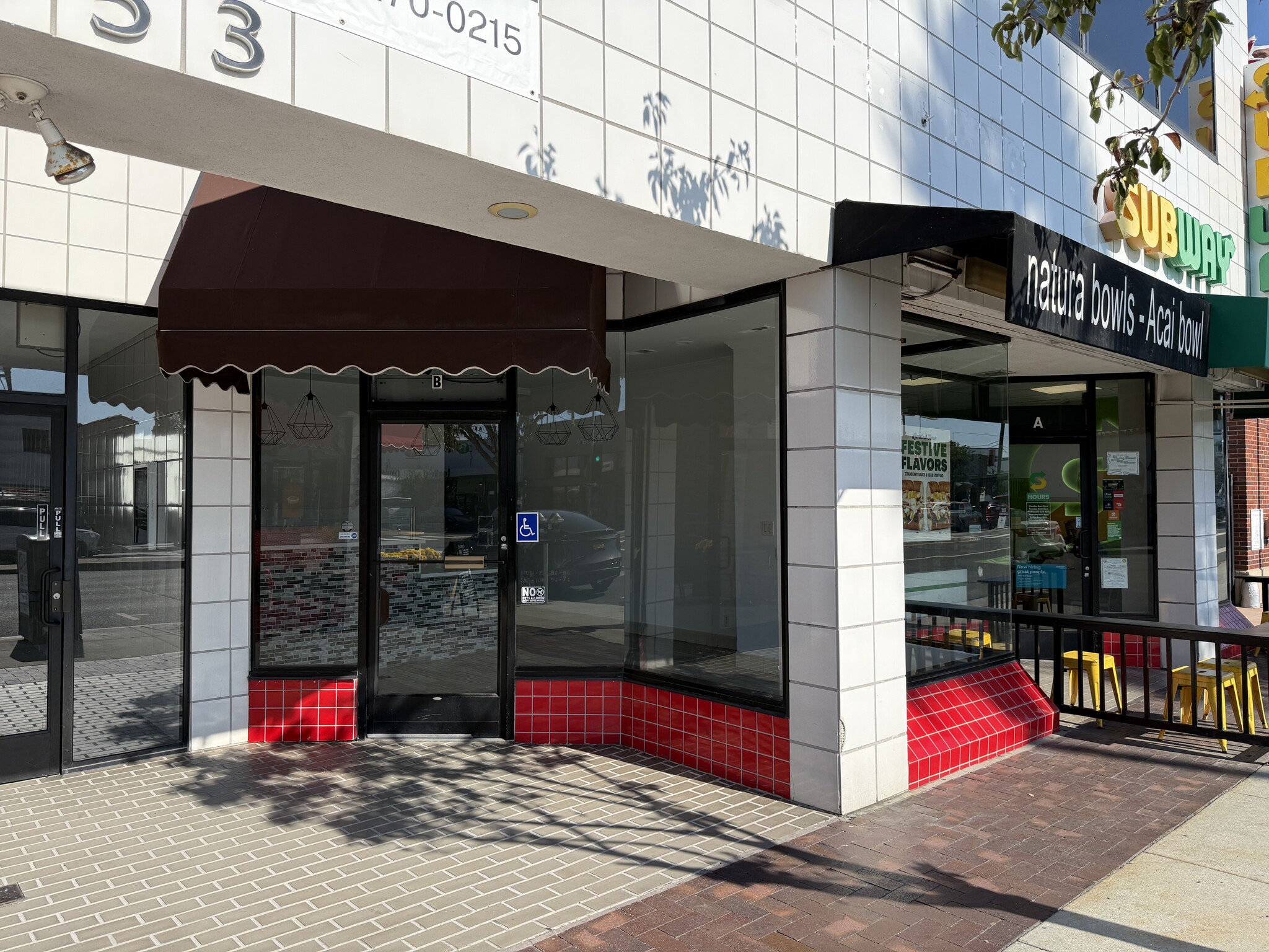 5353 E 2nd St, Long Beach, CA to rent Interior Photo- Image 1 of 16