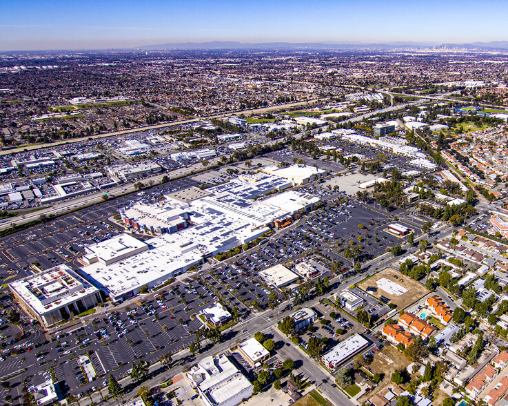 18600 Gridley Rd, Artesia, CA for sale - Building Photo - Image 3 of 4