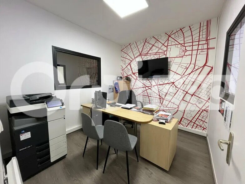 Office in Montmarault for sale - Interior Photo - Image 1 of 5