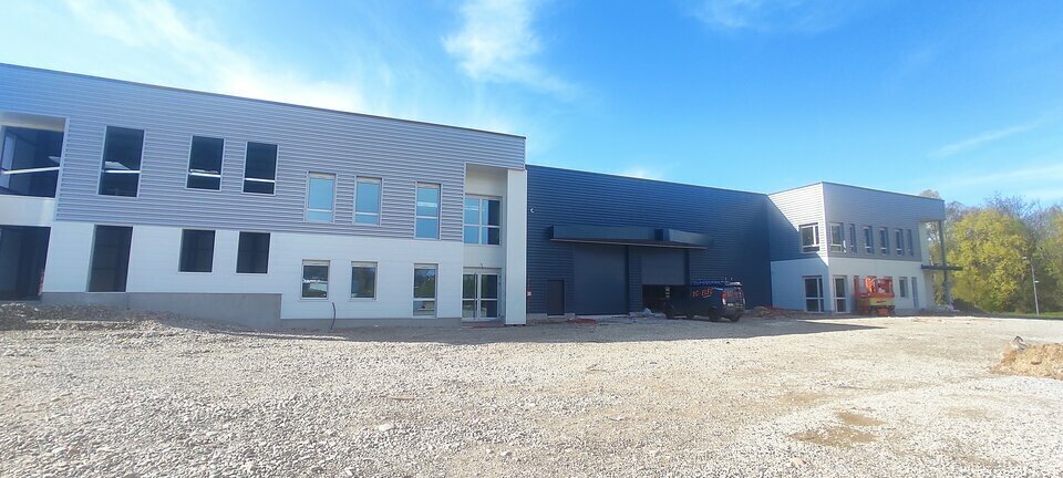 Light Industrial in Bourgoin-Jallieu for sale - Building Photo - Image 2 of 7