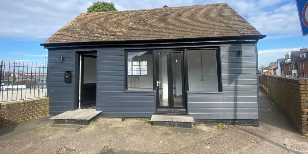 1A Priory Rd, Tonbridge for sale - Building Photo - Image 1 of 1