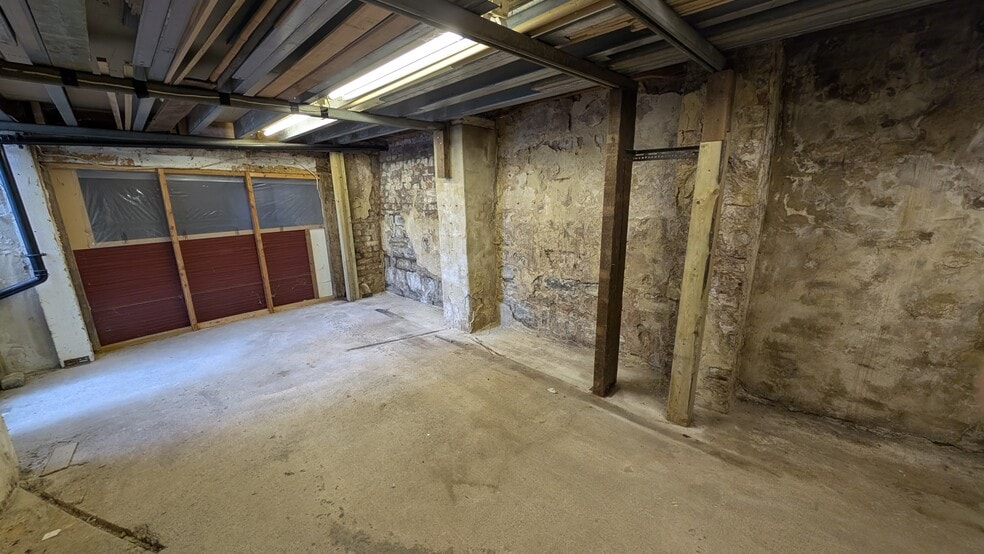 6A Alma St, Taunton to rent - Interior Photo - Image 3 of 10