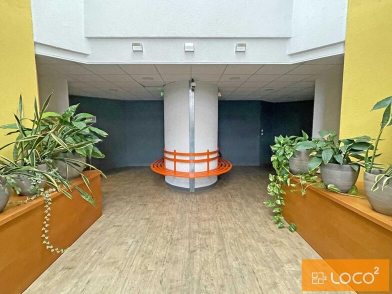 1110 L'Occitane, Labège to rent - Building Photo - Image 2 of 8